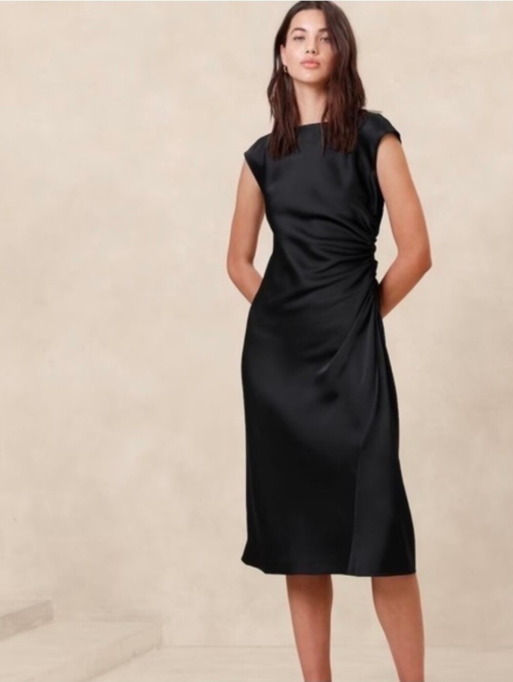 BANANA REPULIC SHIRRED-SIDE SATIN MIDI DRESS. - Picture 4 of 4
